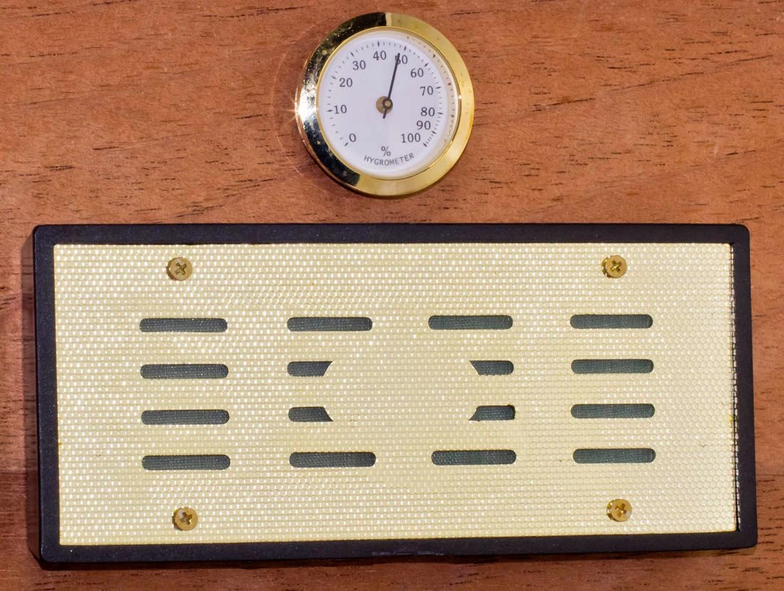 Brown Crocodile Leather Cigar Humidor - Holds 25 Cigars 3 Brown Crocodile Leather Cigar Humidor - Holds 25 Cigars